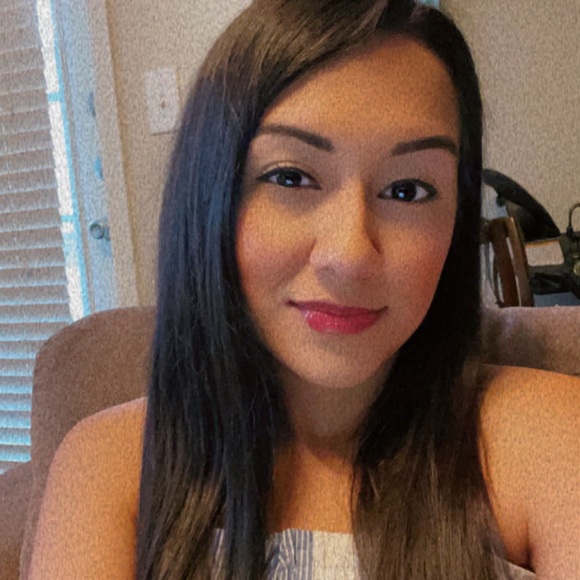 Meet your Posher, Anna - Picture 2 of 3